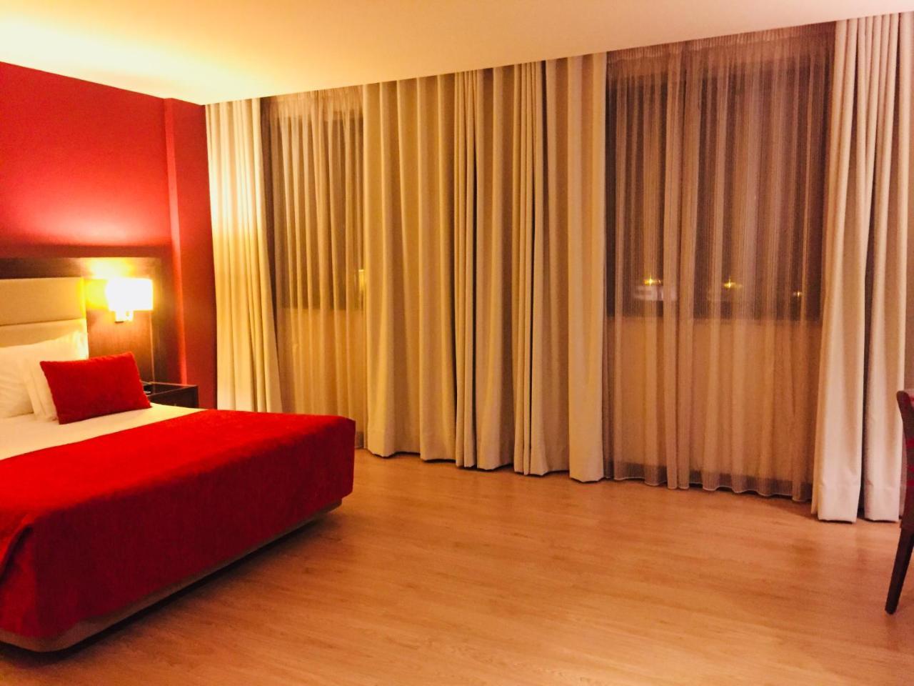 Palace Hotel E Spa Monte Rio テルマス・デ・サン・ペードロ・ド・スル エクステリア 写真